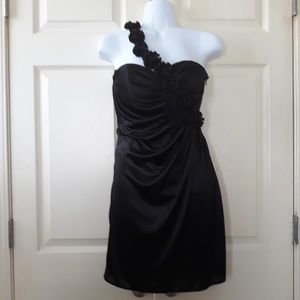 Morgan & Co | Ruched special occasion dress S